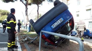 Scontro su viale Nazario Sauro, ferita una donna