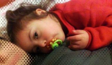 Bimba muore all'ospedale, esposto dei genitori alla Polizia