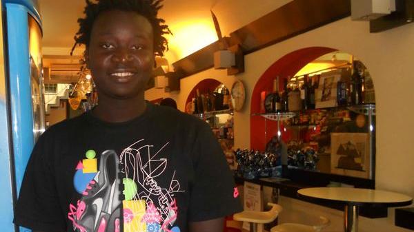 "Nero ma come puzzi". E il senegalese lo querela