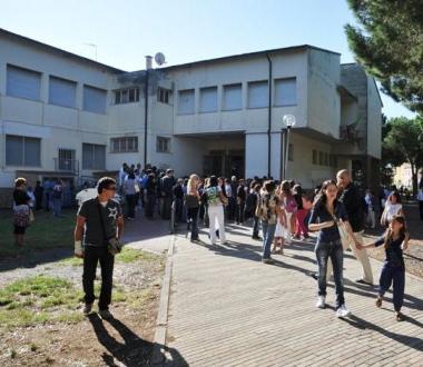 Lingresso delle medie Galilei 