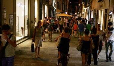 Shopping serale concordato col Comune