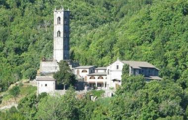 La chiesa vecchia di Gorfigliano 