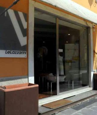 Le Lazzarini e linterno del negozio Le Pep&egrave; 