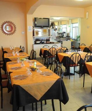 La sala del ristorante La Tana del Coniglio a Bottegone 