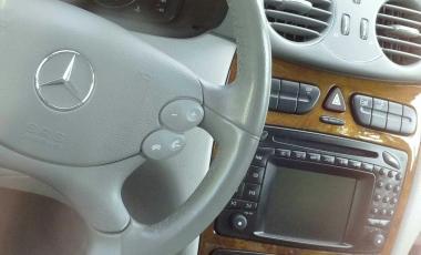 La consolle di una Mercedes 