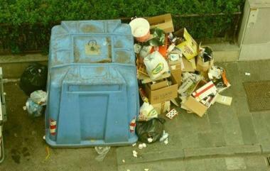 La campana del vetro sopra la rampa per i disabili   
