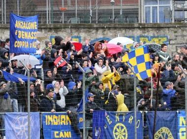 Il tifo azzurro e lex ds Giovanni Gallo  