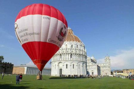 Un secolo di aviazionecelebrato in grandeall’ombra della Torre
