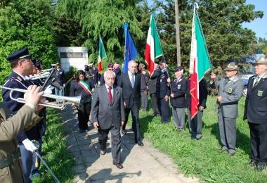 Omaggio alle vittime dei nazisti