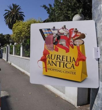 <b>CONTESTATI </b>Uno dei volantini a ventosa sotto accusa 