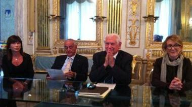 Il sindaco con il cda che si è dimesso