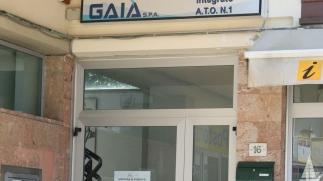 <b>CHIUSO. </b>Lo sportello di Gaia a Marina di Pietrasanta (Foto d’archivio) Ieri le porte erano sbarrate