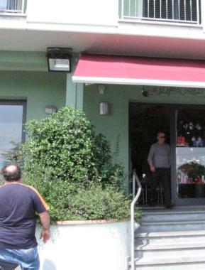 Il bar Elisir svaligiato dai ladri 