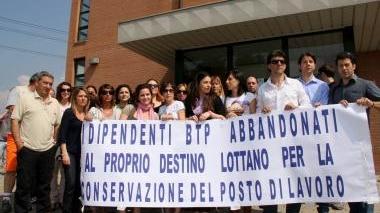 Un centinaio di lavoratori ha partecipato ieri alla conferenza stampa