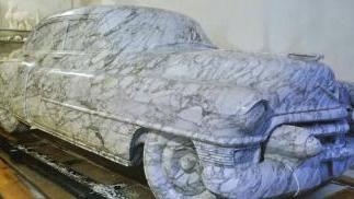 La splendida Cadillac di marmo