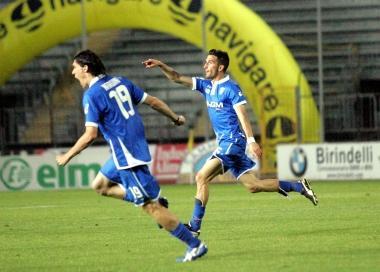 Nardini e Valdifiori esultano dopo il gol dellEmpoli 