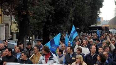 <b>SENZA LAVORO. </b>Una protesta degli operai licenziati dalla Eaton
