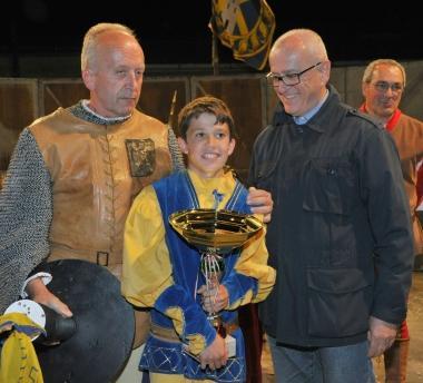 <b>BALESTRUZZO.</b> Il giovane balestriere che si &egrave; aggiudicato la vittoria 
