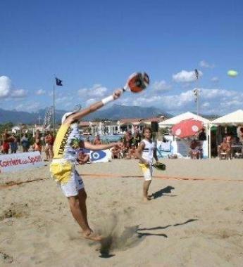 <b>BEACH TENNIS.</b>Una gara 