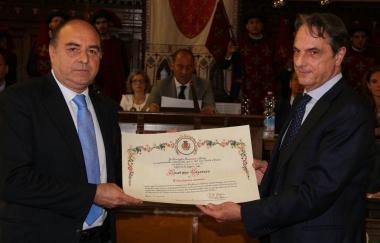 Lex prefetto Pecoraro riceve la cittadinanza onoraria dal sindaco Cenni 