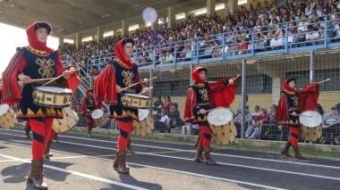 <b>IN SFILATA.</b> Tamburini nel giorno del Palio (foto d’archivio)