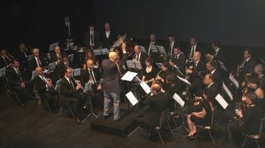 L’orchestra della polizia A destra l’assistente capo Umberto Briganti col prefetto
