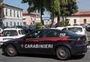 Ruba 35 confezioni di crema solare per rivenderle, arrestata