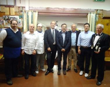 <b>GIOVED&Igrave; DEL GUSTO</b> Foto di gruppo al ristorante Le 3 Campane 