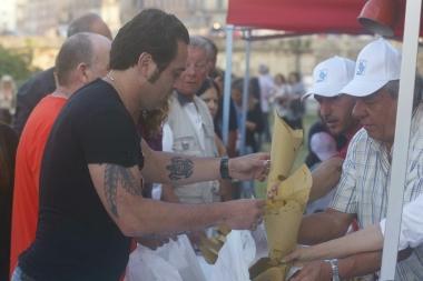 Padellone e pesce fritto per aiutare gli atleti disabili
