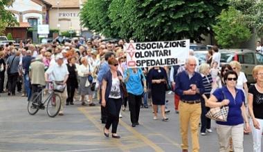 Migliaia in corteo a Pescia per difendere l'ospedale
