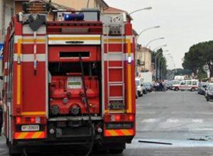 A 84 anni sfascia e allaga la casa della sua giovane "amata"
