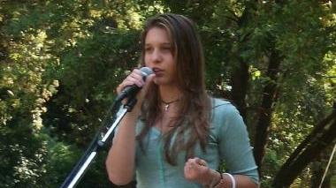 Martina Lemmi tra i giovani cantanti che si sono esibiti a Villa Regina