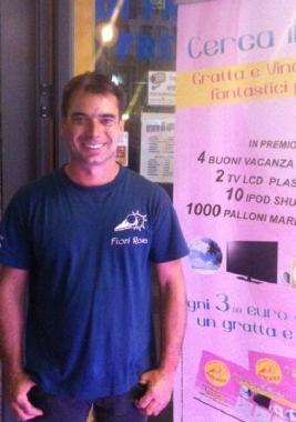 Michele Gasparri nel suo negozio 