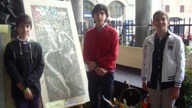 <b>STAGI PREMIATO.</b> Allievi e professori di alcune delle classi dello Stagi premiate per i lavori al concorso Artigianato e scuola