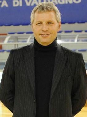 <b>SULLA PANCHINA VENETA.</b> Gaetano Marozin, il tecnico che ha gi&agrave; regalato uno scudetto al Valdagno 