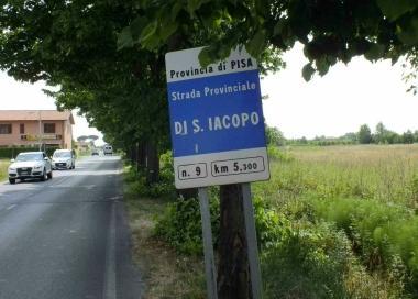 Via San Jacopo alla fine della quale incrocia via Muratori: nel terreno compreso fra le due vie sorger&agrave; la multisala 