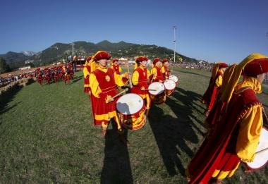 <b>SCONTRO.</b> Sbandieratori e tamburini del Palio 