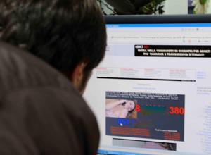 Ricatto a luci rosse online: paga o pubblico le nostre chat erotiche
