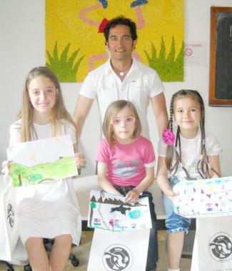 Le tre bambine premiate dalla Uisp     