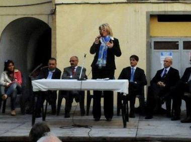 Il nuovo sindaco Lucia Baracchini alla presentazione della lista Cara Puntremal   