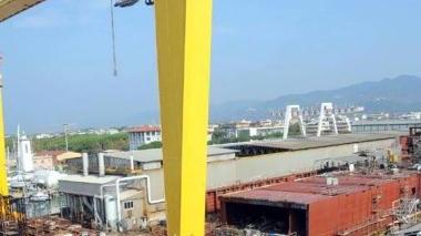 Il carro ponte nello stabilimento Nca