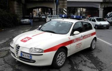 Una pattuglia della Polizia municipale 