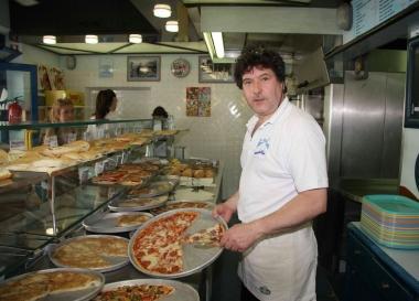 Pizzerie a taglio Gli artigiani non possono mettere fuori i tavolini per i clienti Sotto Cima 