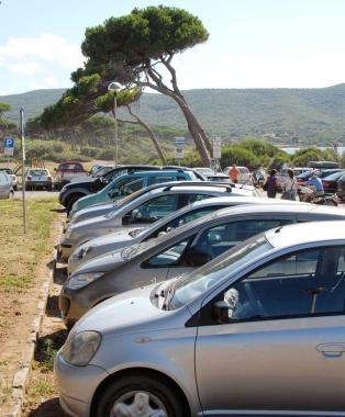 Uno dei parcheggi di Baratti 