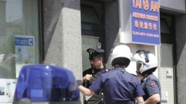 Rapinata agenzia di assicurazioni: sequestrati clienti e impiegati