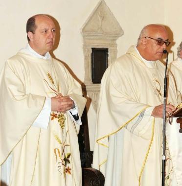 Don Boldrini (a sinistra) e don Mario Magni 