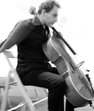 Nicola Baroni al violoncello      