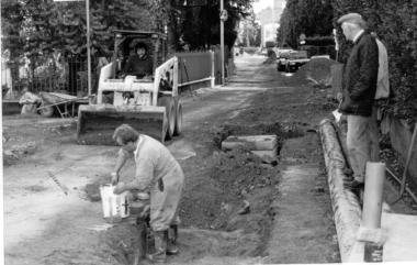 Lavori in corso per costruire le fogne (archivio) 