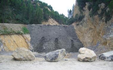 Cava sequestrata, cantieri edili fermi