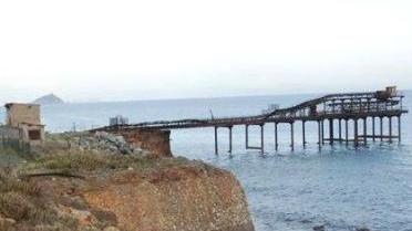 Il pontile di Vigneria che serviva per caricare il minerale sulle navi